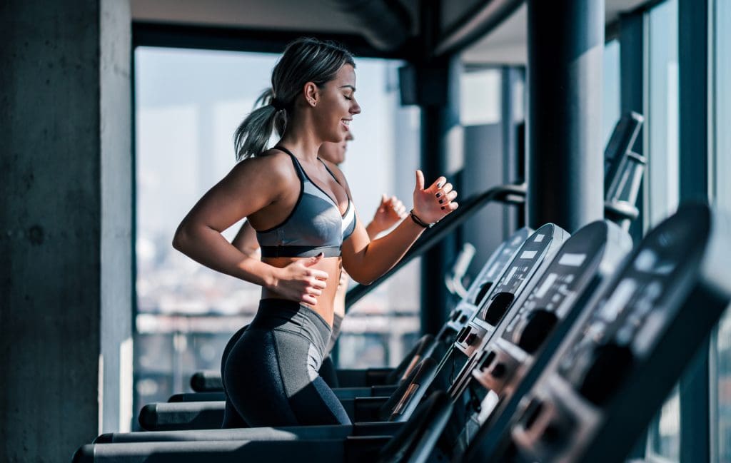 Personne débutant le running tapis